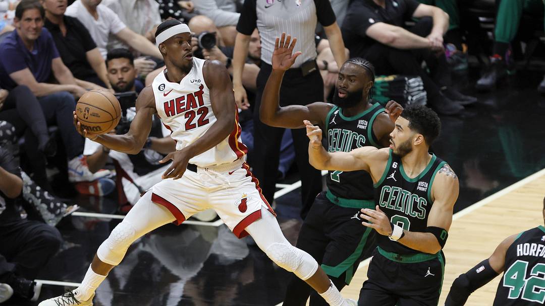 SI:AM | NBA Conference Finals Could End in Sweeps As Heat, Nuggets Take 3–0 Leads