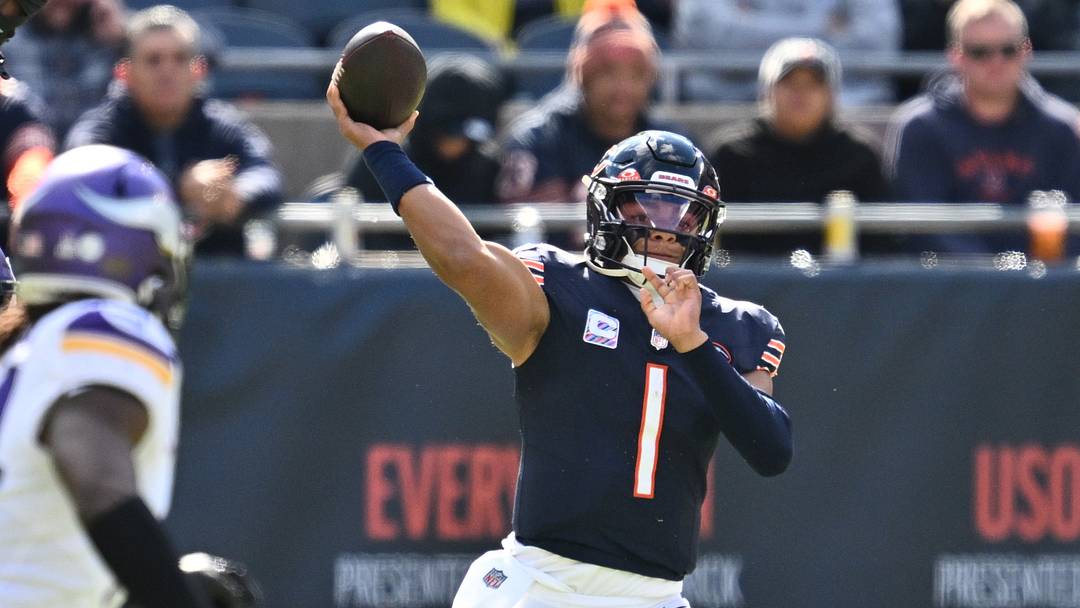 Chargers News: Justin Fields Reportedly Close To Being Traded To AFC West Rival