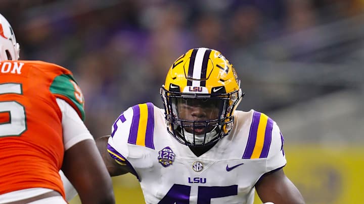 LSU LB Michael Divinity Leaves the Team for Personal Reasons