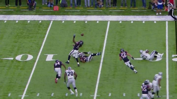 Jadeveon Clowney tips pass, juggles ball to make incredible interception