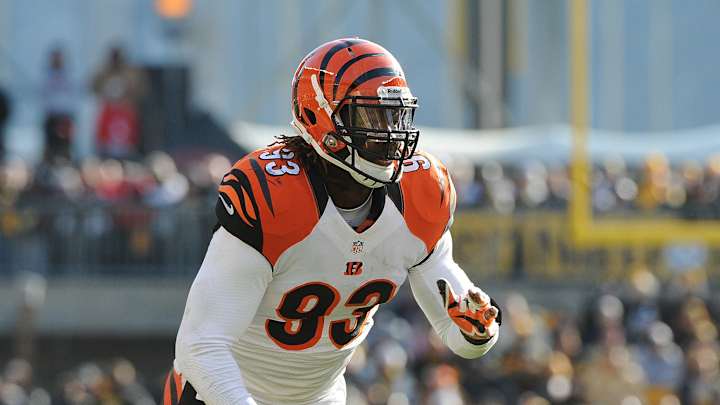Cincinnati Bengals sign DE Michael Johnson to four-year deal