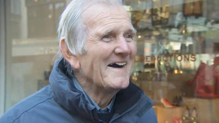 Reporter has no idea he's interviewing legendary Liverpool goalkeeper