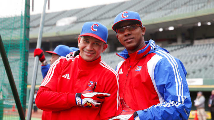 Cuban OF Yasmani Tomas could reportedly get as much as $100M