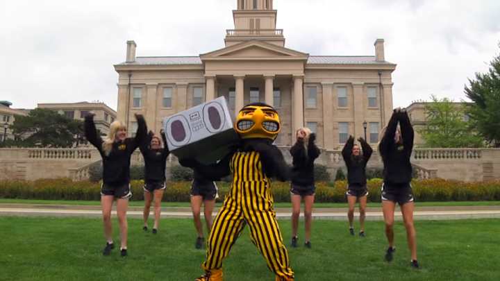 The best sports renditions of "Shake It Off"