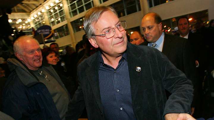 Buffalo Sabres owner Terry Pegula reaches deal to buy Bills