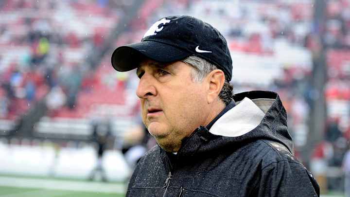 Washington State Extends Coach Mike Leach Through 2024