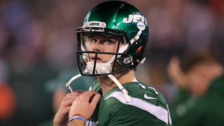 Report: Jets Won't Make Decision on Sam Darnold 'For a Little While' Report: Jets Won't Make Decision on Sam Darnold 'For a Little While'