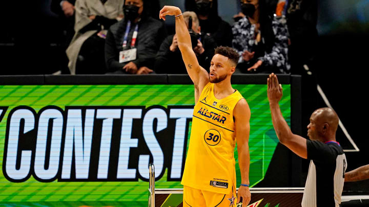 Stephen Curry Earns Narrow Win Over Mike Conley in 3-Point Contest