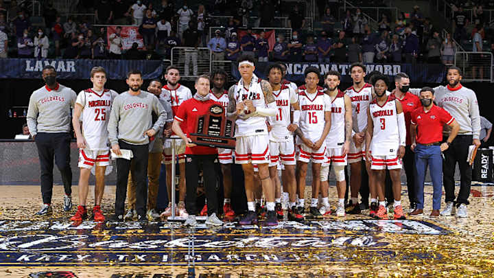 Hurricane Ida Relocation Turns Into Bonding Experience for Nicholls State Men's Basketball