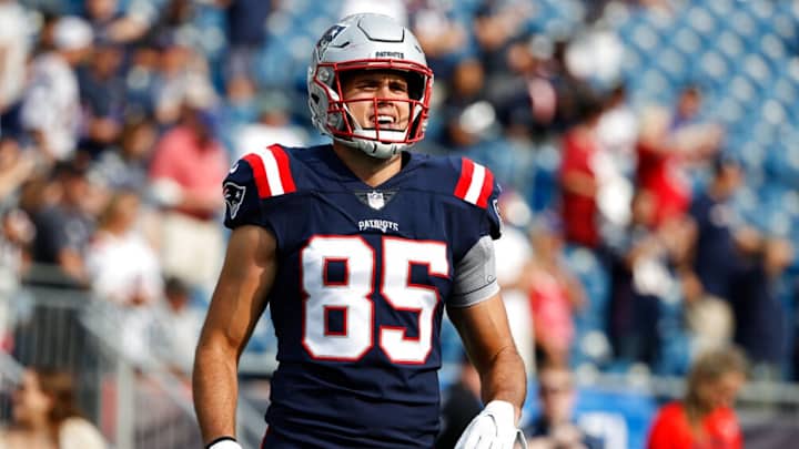 Patriots TE Hunter Henry OUT vs. Bengals With Right Leg Injury: WATCH