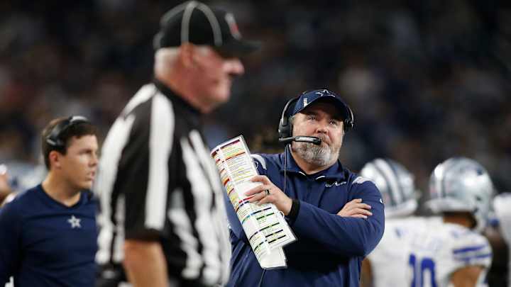 Raiders, Cowboys Rack Up 28 Combined Penalties in Thanksgiving Day Slog
