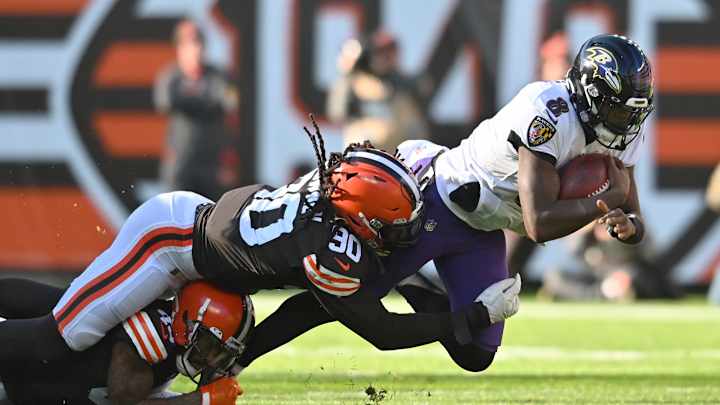 Lamar Jackson Carted to Locker Room After Ankle Injury vs. Browns
