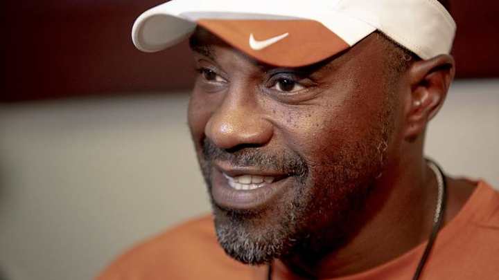 Texas RB Coach Stan Drayton Reportedly in Talks With Temple to Become Its Next Head Coach