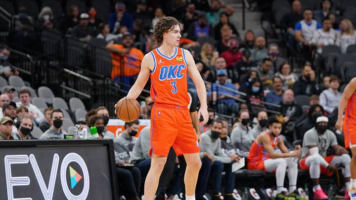 WATCH: Giddey's Playmaking is Impacted by OKC's Off-Ball Movement WATCH: Giddey's Playmaking is Impacted by OKC's Off-Ball Movement