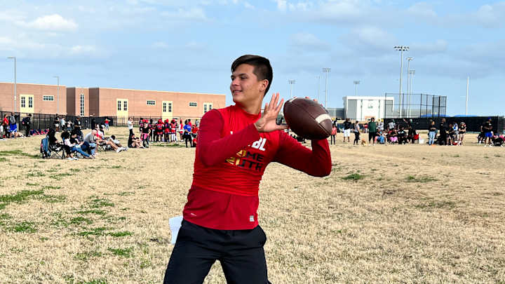 The QB House Top 40 College Bus Tour