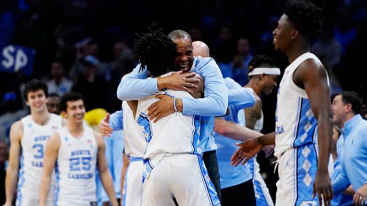 Hubert Davis Repeated a Dean Smith Inspiration Tactic From His Playing Days Hubert Davis Repeated a Dean Smith Inspiration Tactic From His Playing Days