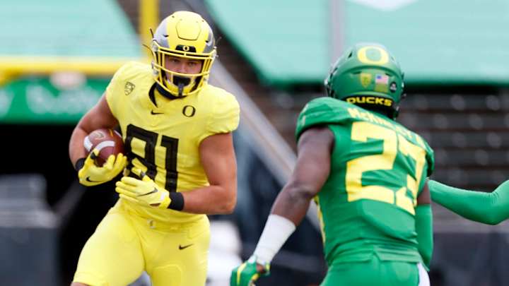 Oregon Football Tight End Patrick Herbert Out With Knee Injury