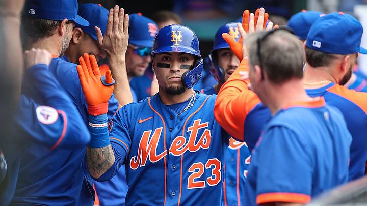 Javier Báez and Other Mets Players Give Fans Thumbs Down in Response to Boos