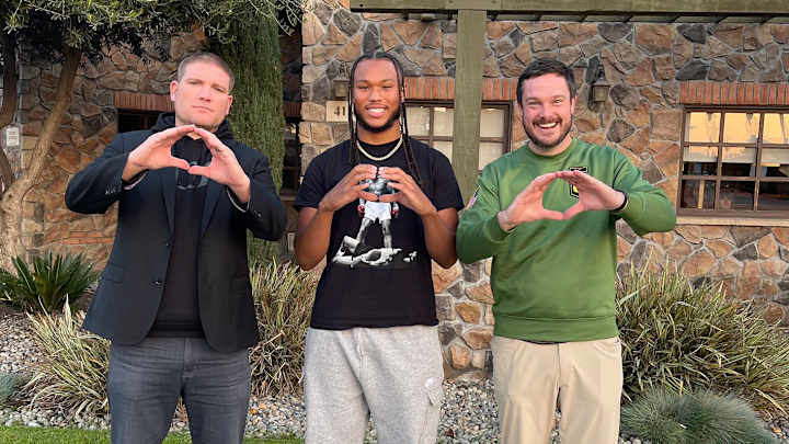LOOK: Oregon Coaches Hit the Road to Visit Commits