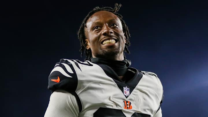 Eli Apple Discusses Relationship with New Teammate Tyreek Hill After Past Animosity