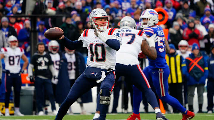 Mac Jones-DeVante Parker Connect For 2nd TD at Bills, But Patriots' Season Ends: WATCH