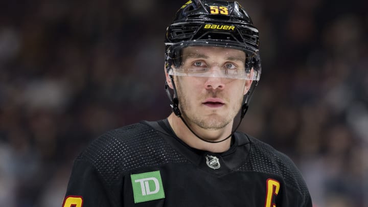 Canucks Trade Center Bo Horvat to Islanders for Two Players, Draft Pick