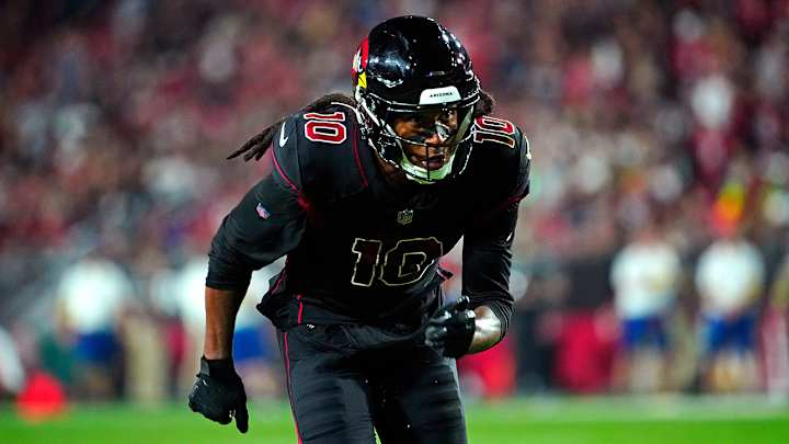 Two Teams ‘Lurking’ With Patriots, Titans in DeAndre Hopkins Pursuit, Says Insider