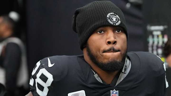 Josh Jacobs Reportedly Waited Outside Raiders Facility Hoping to Sign New Deal