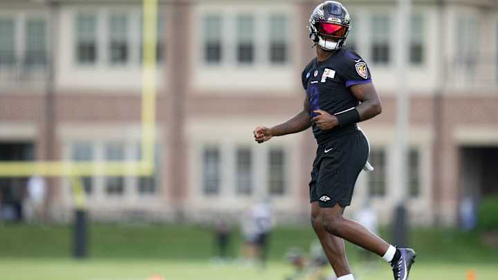Lamar Jackson Talking Contract, But Has Deadline