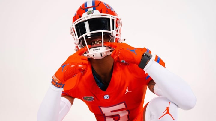 Gators Complete Flip, Earn Commitment From CB Dijon Johnson