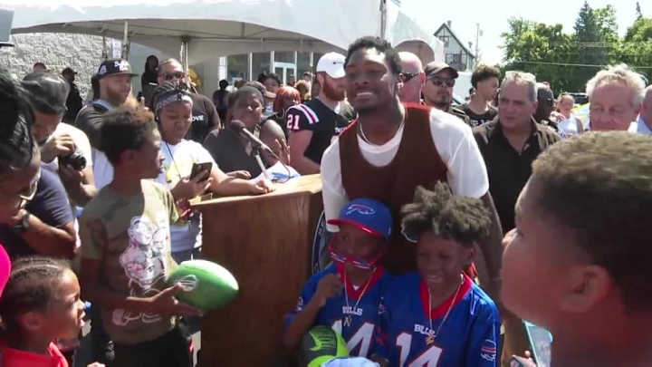 Bills WR Stefon Diggs Gives Back for ‘Back To School’