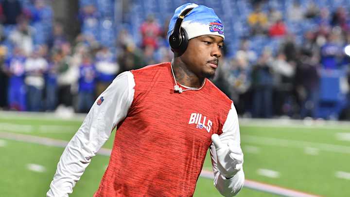 Stefon Diggs, Jaire Alexander Trade Jabs After Pregame Trash Talk (Video)