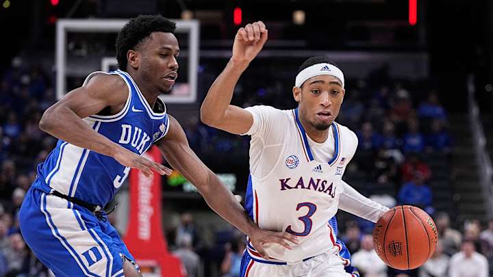 Kansas Uses Its ‘Championship DNA’ to Prevail Over Duke on Night of Change Kansas Uses Its ‘Championship DNA’ to Prevail Over Duke on Night of Change