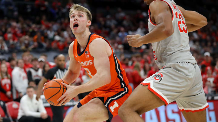 Illinois Player Fesses Up After Getting Away With the World’s Most Obvious Travel
