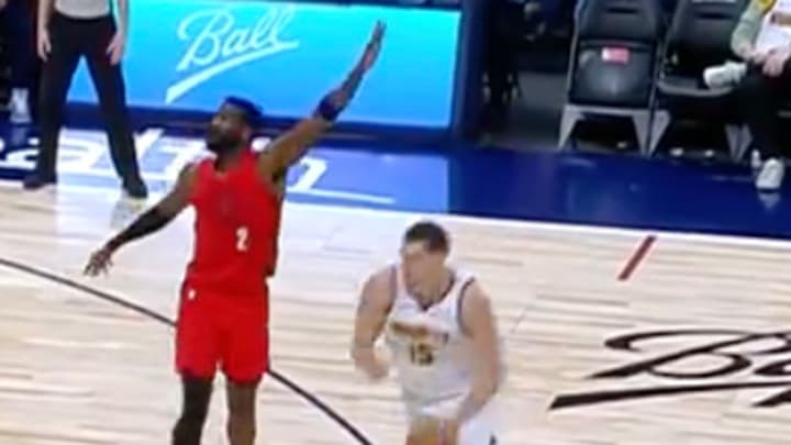 Nikola Jokić Made Deandre Ayton Look So Silly With the Best Pump Fake of the NBA Season