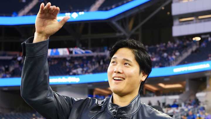 Dodgers Fans Go Wild at First Glimpse of Shohei Ohtani in Uniform at Stadium