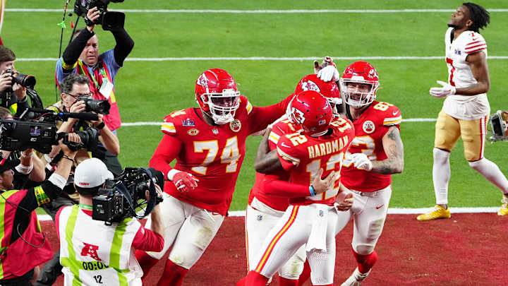 Mecole Hardman Finally Reunites With Lost Game Ball From Chiefs’ Super Bowl-Winning TD Mecole Hardman Finally Reunites With Lost Game Ball From Chiefs’ Super Bowl-Winning TD