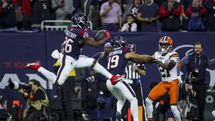 How Giants RB Devin Singletary Got His "Motor" Nickname