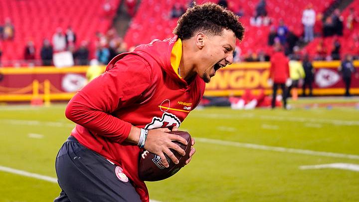 Patrick Mahomes Reacts to Rookie QB’s Viral Mahomes-Esque TD