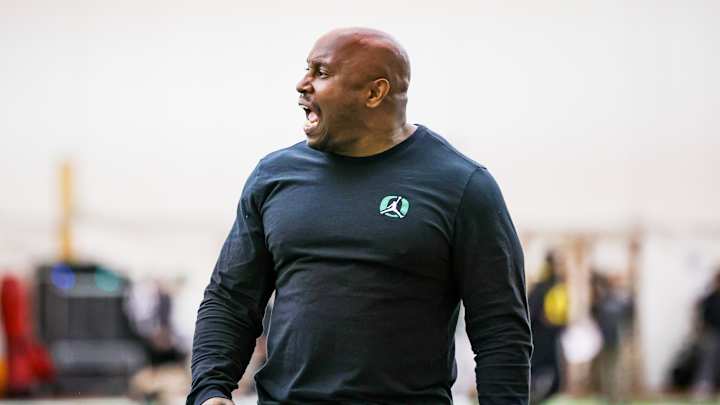 Carlos Locklyn Highlighted as One of College Football's Rising Star Assistant Coaches