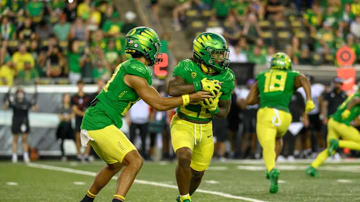 The Oregon Ducks Plan to Debut Thermal Reactive Cleats