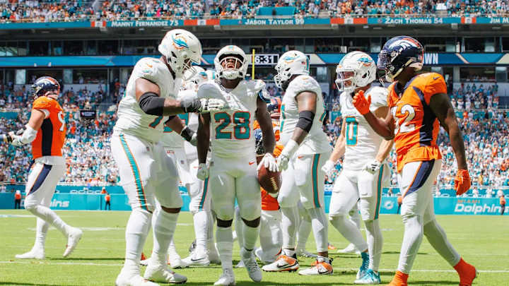 De'Von Achane Goes Off: Aggies in the NFL Week 3