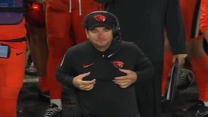 Oregon State’s Jonathan Smith Makes Eye-Popping Gesture to Cap Upset Win Over Utah