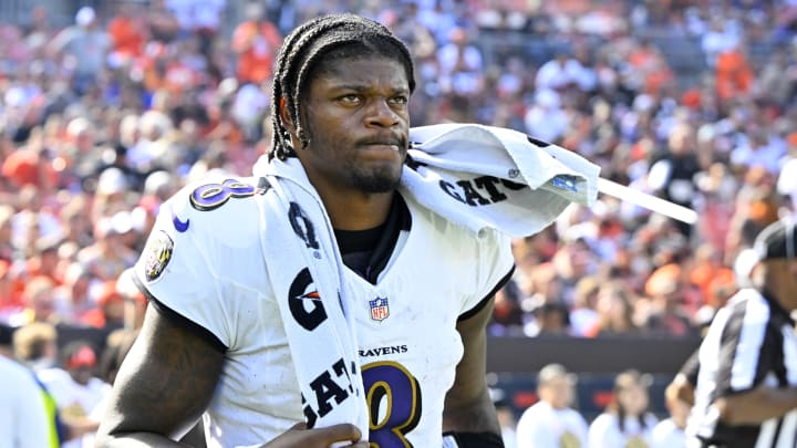 Baltimore Artist Shows 'Love' to Ravens QB Lamar Jackson with Painting