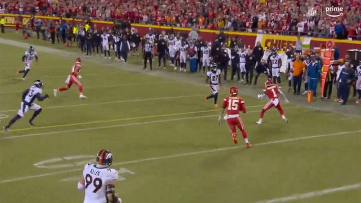 Broncos DB Makes Baffling Decision Not to Tackle Patrick Mahomes