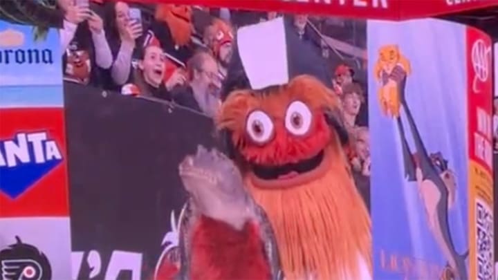 Flyers Fan Brought Emotional Support Alligator to Game and Sports World Was Stunned