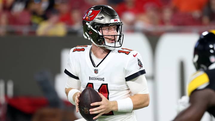 Tampa Bay Buccaneers Sign Quarterback to Active 53-Man Roster