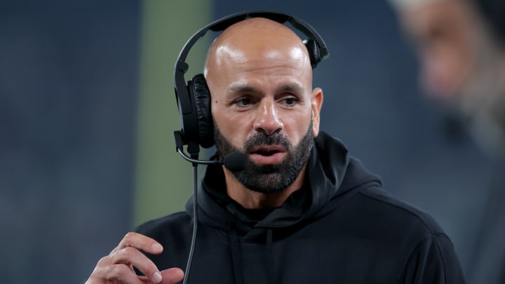 Jets Slightly Favored over Raiders Despite Week 9 Results