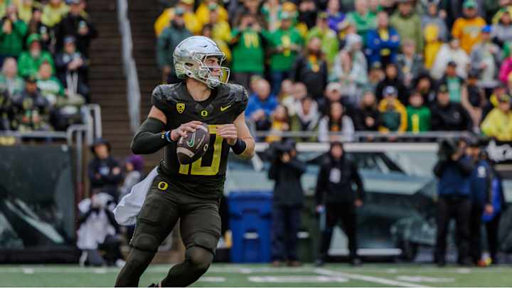 Predicting the Final Score of No. 6 Oregon Ducks vs. USC Trojans Predicting the Final Score of No. 6 Oregon Ducks vs. USC Trojans