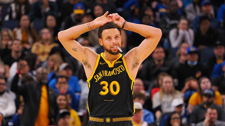 Stephen Curry Believed to Have Knee Sprain, per Report